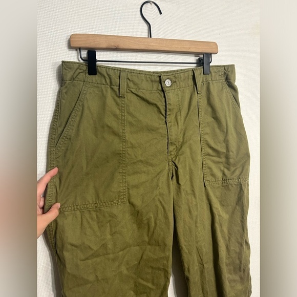 Levi's Women's Size 31 The 94' Baggy Utility Pants Green Loose Fit - Picture 6 of 6